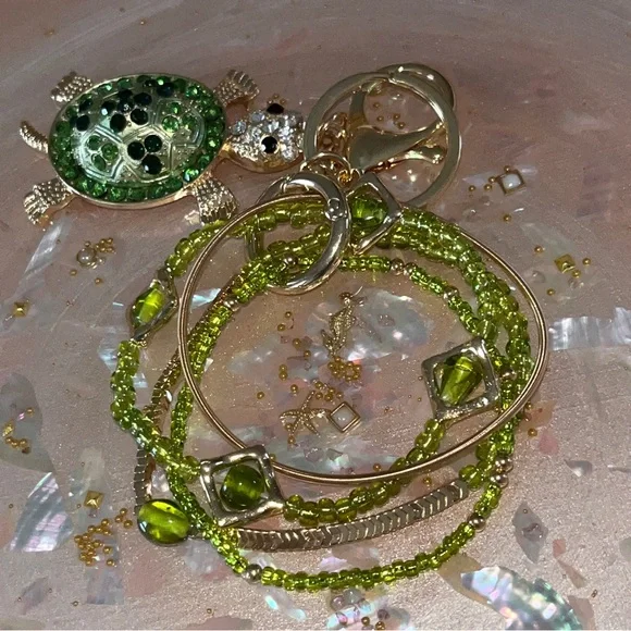 Turtle Bracelet Keychain - Picture 3 of 14